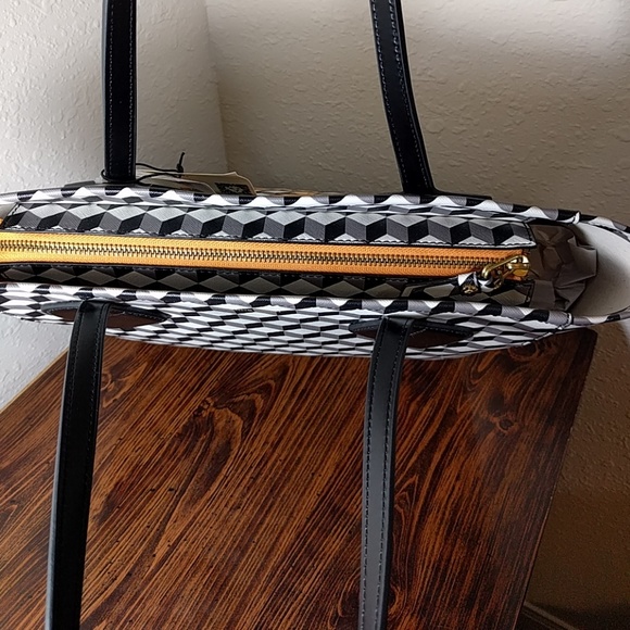 Anne Klein Large Tote - Picture 2 of 4